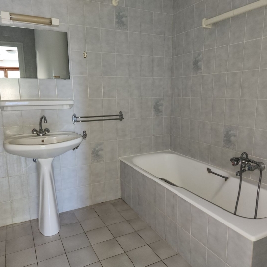  JEANDET Immobilier : Appartement | CROZET (01170) | 42 m2 | 810 € 