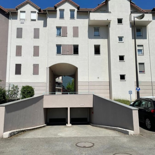  JEANDET Immobilier : Garage / Parking | SAINT-GENIS-POUILLY (01630) | 13 m2 | 83 € 