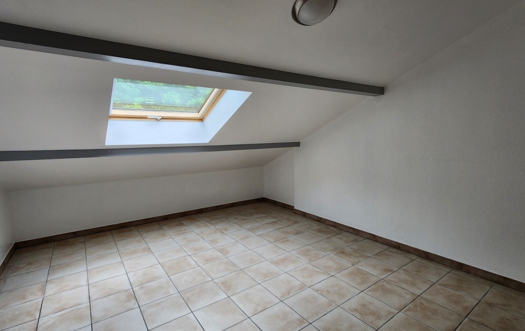 JEANDET Immobilier : Appartement | CROZET (01170) | 25 m2 | 670 € 